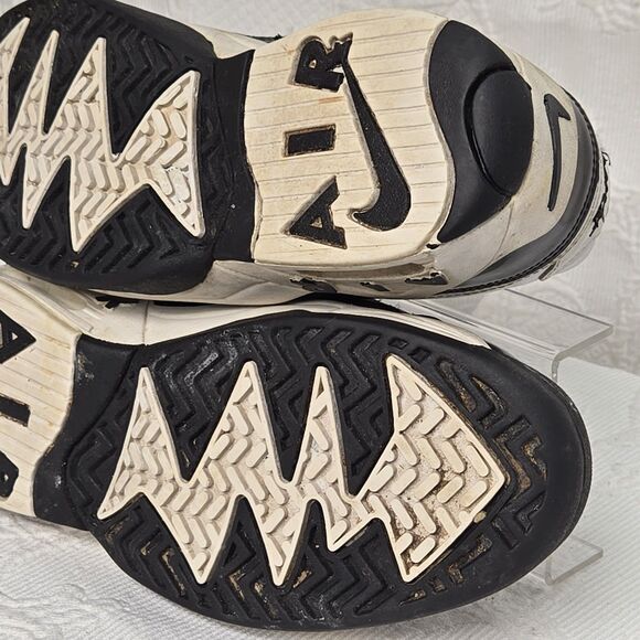 Vintage 90s Nike Air Black White Sneakers Size 7 Just Do It Swoosh Collectable - Picture 7 of 11